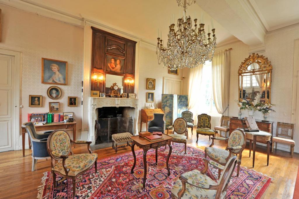 Chateau Du Riau Bed & Breakfast Villeneuve-sur-Allier Екстериор снимка